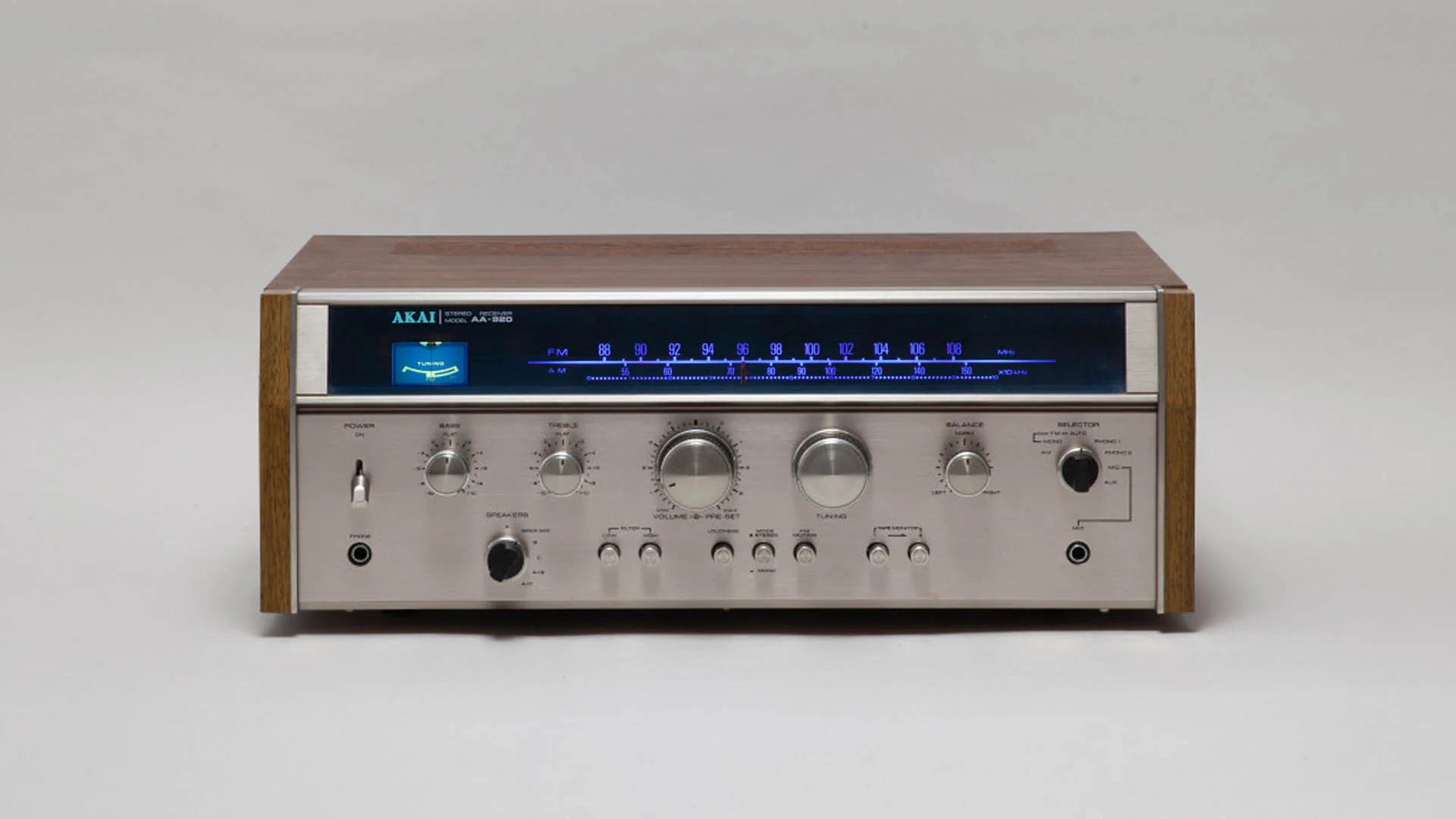 Akai AA-920