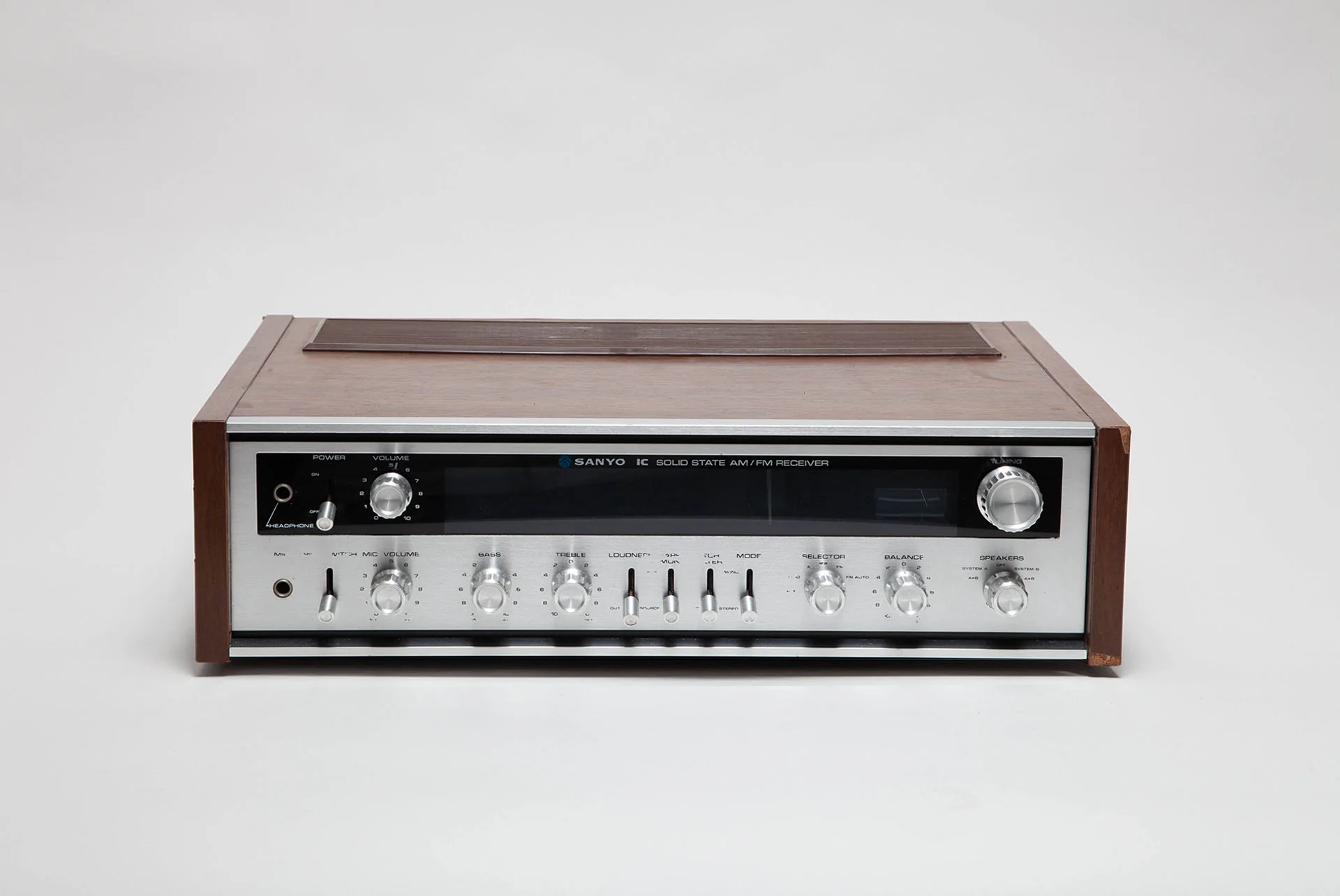 Ensemble Sanyo platine TP 725 UM & amplificateur IC 2300 L - Image 4
